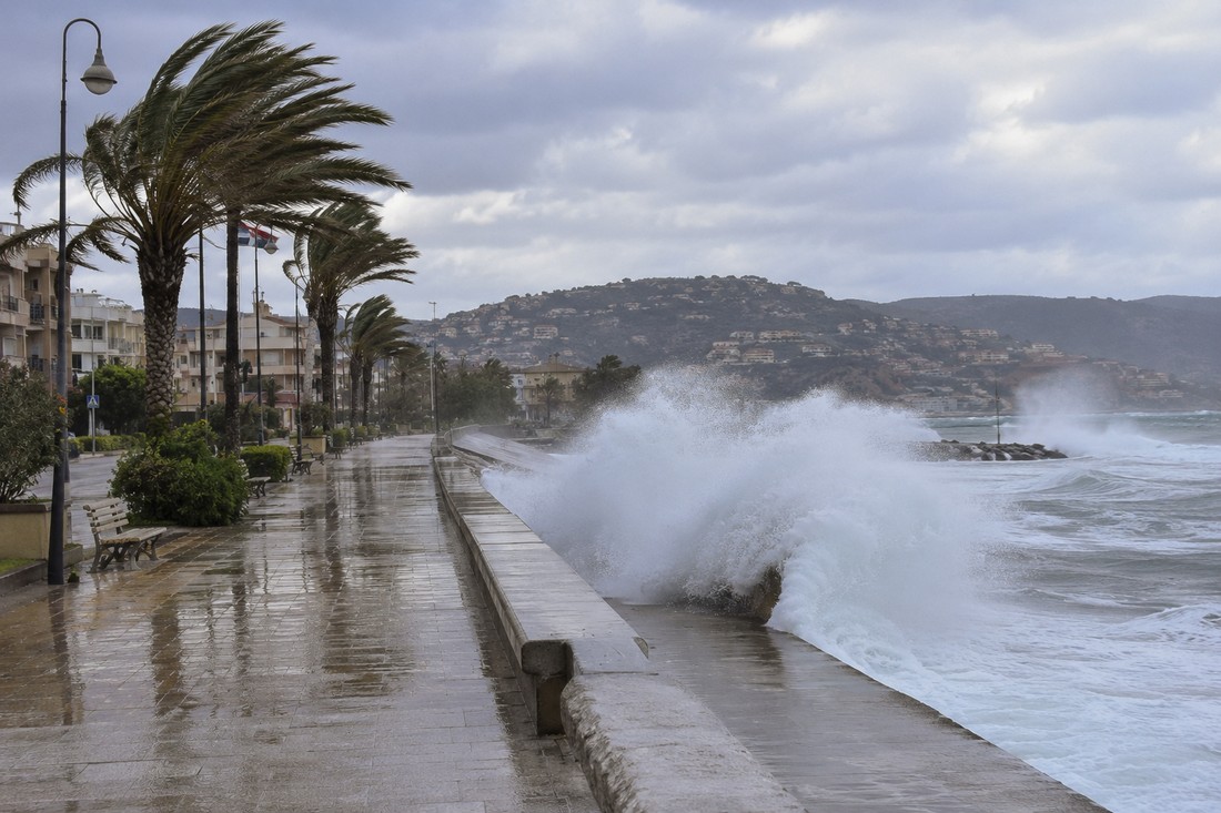 Burrasca di maestrale, la Sardegna tra meteo estremo e fragilità costiera